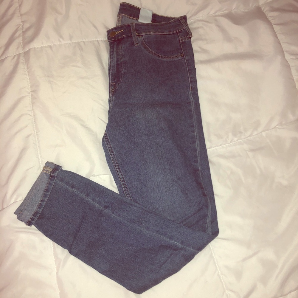 Medium wash skinny jeans